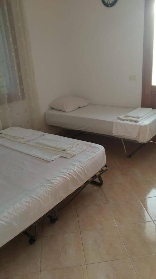 Mullaj Guest House Vlorë Buitenkant foto